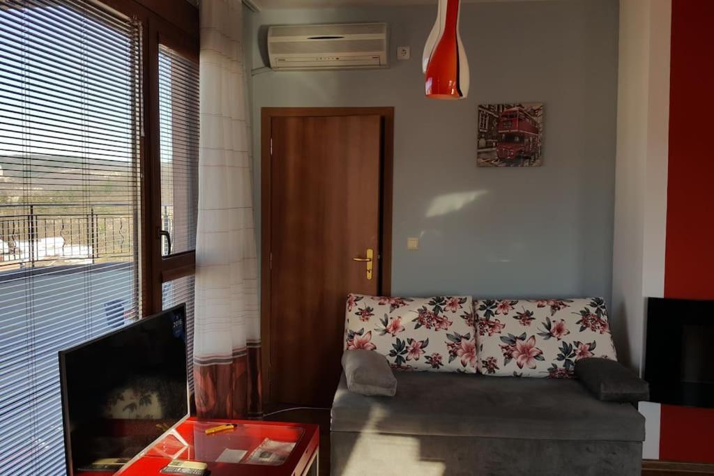 Unique Studio- Great Balcony And View! Parking Possibility! 大特尔诺沃 外观 照片