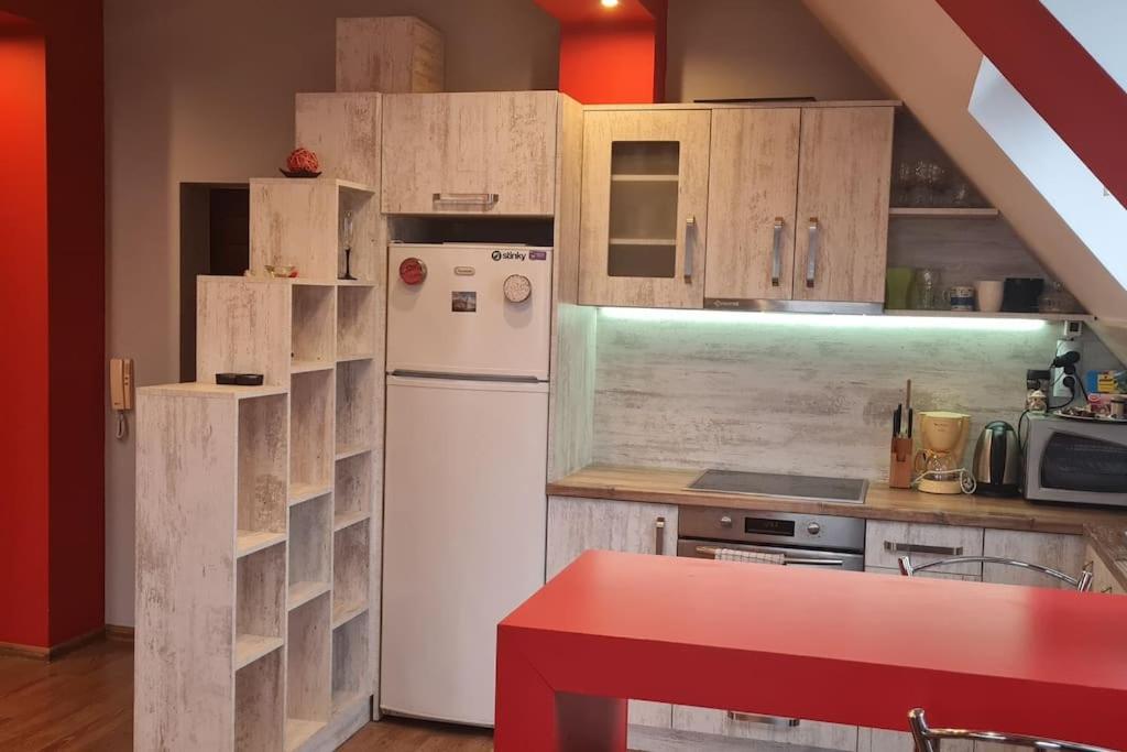 Unique Studio- Great Balcony And View! Parking Possibility! 大特尔诺沃 外观 照片